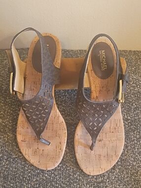 Michael Kors  London Dark Brown Laser-Cut Cork Thong Sandals Size 5.5